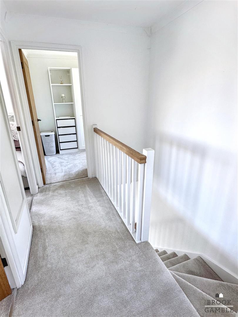 3 Bedroom House. Abbey Road in Eastbourne,  11